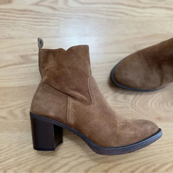 Johnston & Murphy Braelyn Italian Suede boots Size 5.5 - Picture 6 of 8